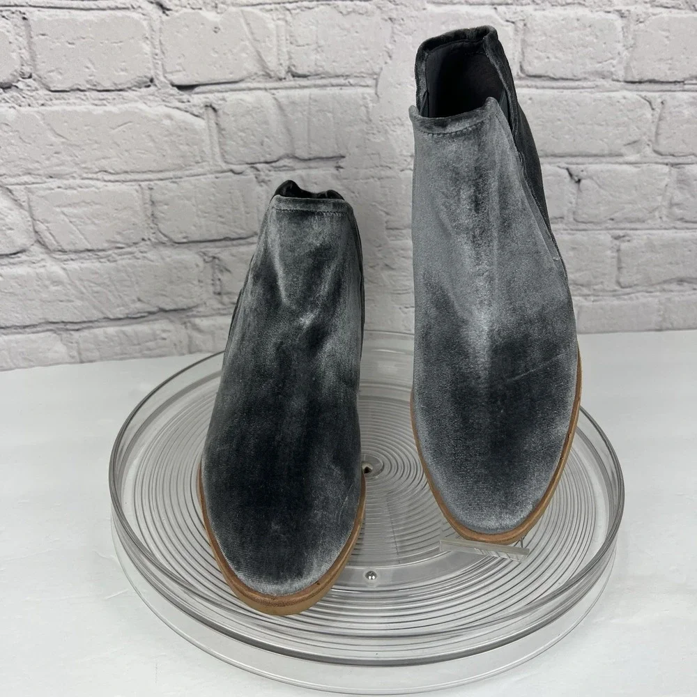 Dolce Vita Velveteen Ankle Booties Sz 8.5 Gray Almond Toe  Boho Block Heel Party